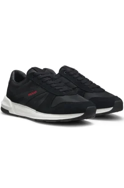 Sneakers mit Veloursleder-Besatz und Logo-Details