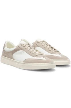 Sneakers mit Veloursleder-Details und Schnürung