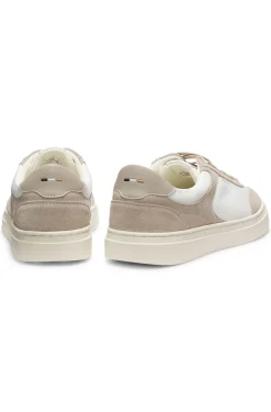 Sneakers mit Veloursleder-Details und Schnürung