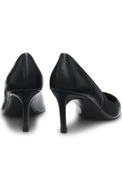 Spitze Pumps aus Leder