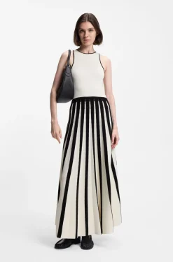 Strickkleid mit zweifarbigem Plissee-Rock