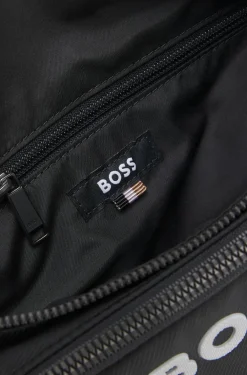 Strukturierte Gürteltasche mit kontrastfarbenem Logo