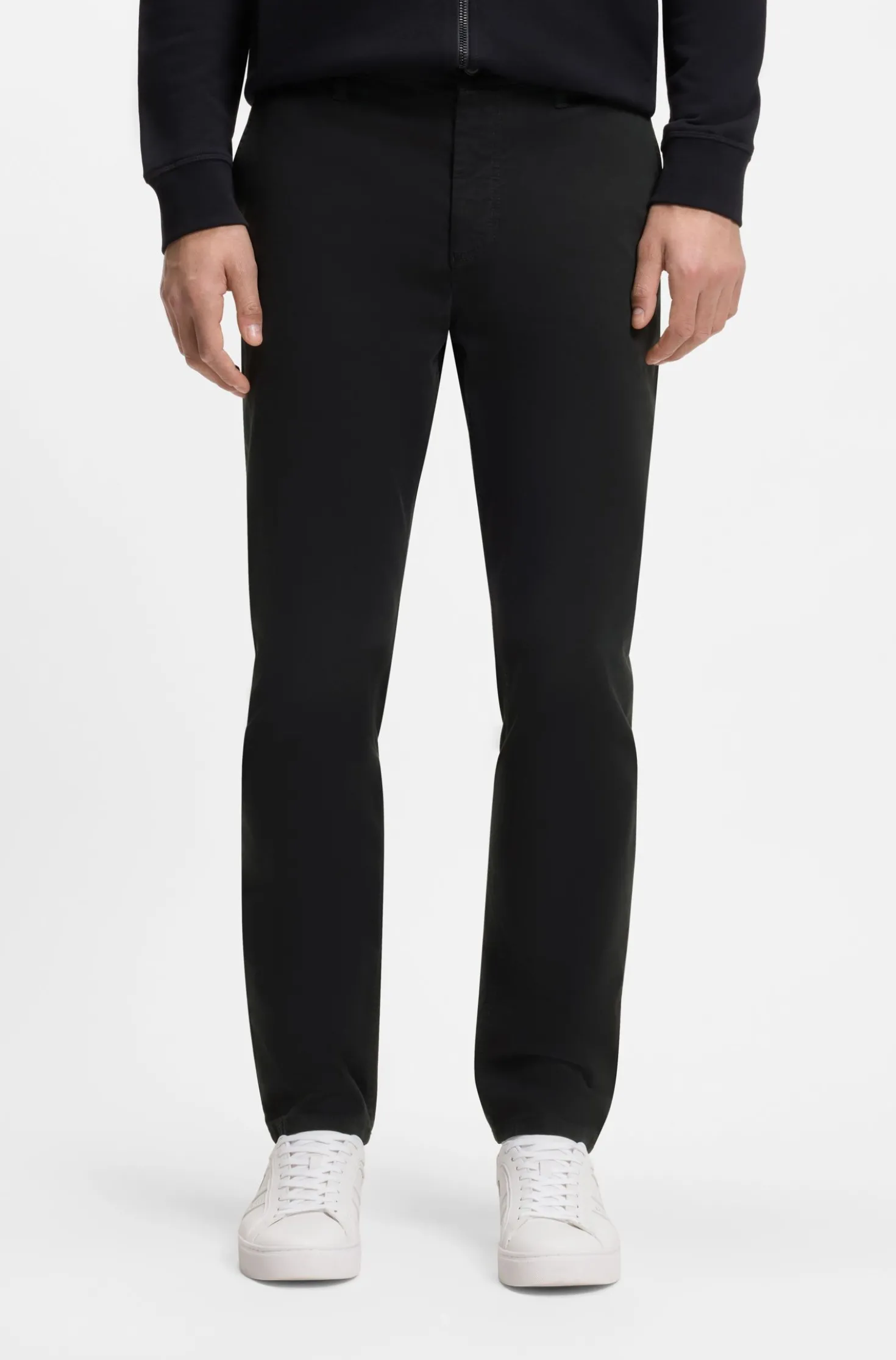 Tapered-Fit Hose aus Baumwoll-Satin mit Elasthan-Anteil