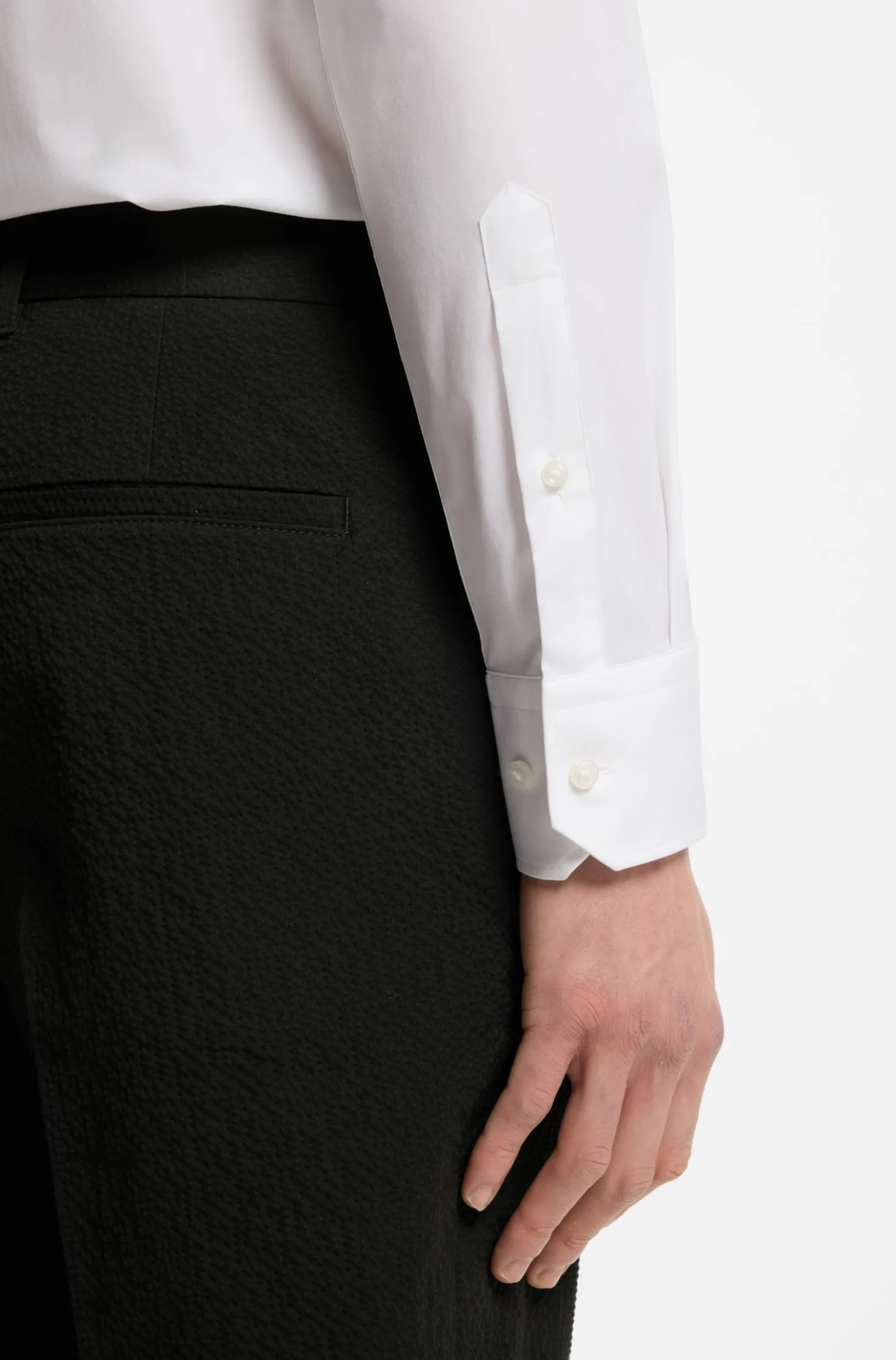 Tapered-Fit Hose aus Stretch-Baumwolle mit Seersucker-Struktur