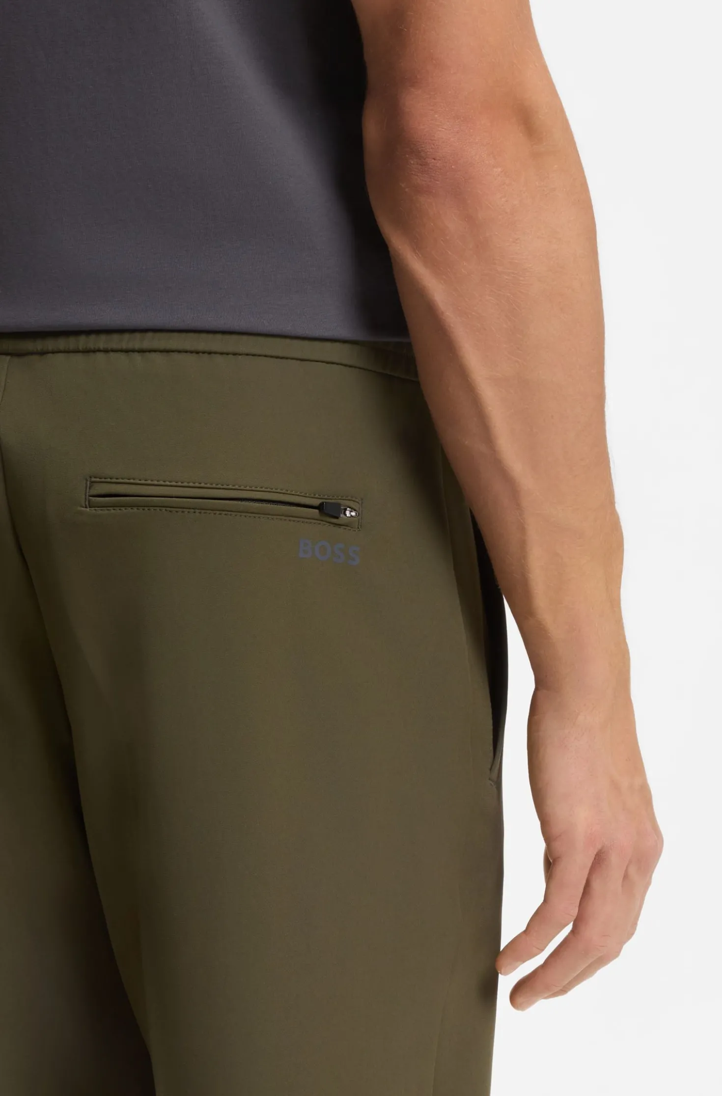 Tapered-Fit Hose aus wasserabweisendem Stretch-Gewebe