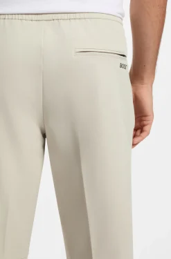 Tapered-Fit Hose aus wasserabweisendem Stretch-Gewebe