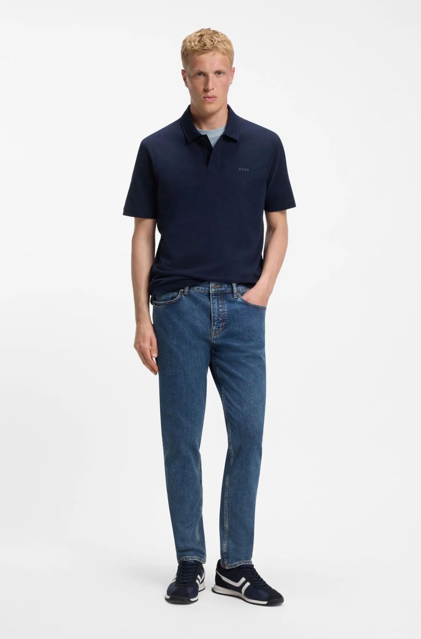 Tapered-Fit Jeans aus bequemem Stretch-Denim
