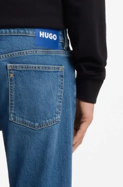 Tapered-Fit Jeans aus mittelblauem Stretch-Denim