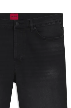 Tapered-Fit Jeans aus schwarzem Stretch-Denim