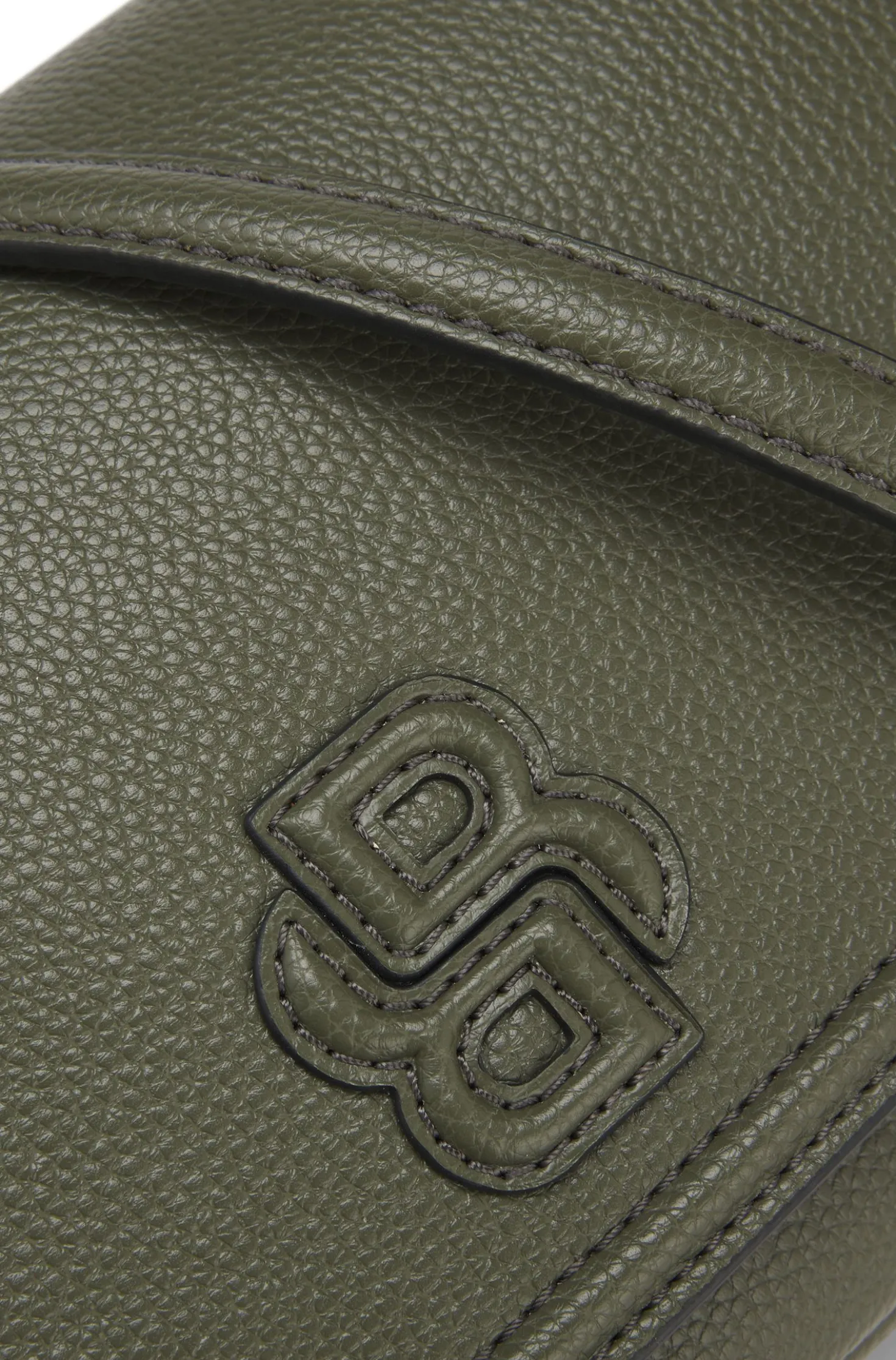 Umhängetasche aus genarbtem Kunstleder mit Double-B-Monogramm