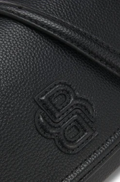 Umhängetasche aus genarbtem Kunstleder mit Double-B-Monogramm