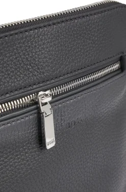 Umhängetasche aus italienischem Leder mit Logo-Prägung