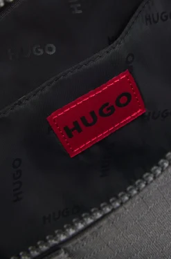Umhängetasche aus Ripstop mit Logo-Schriftzug
