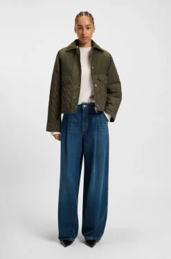 Wasserabweisende Jacke aus verschiedenen Materialien