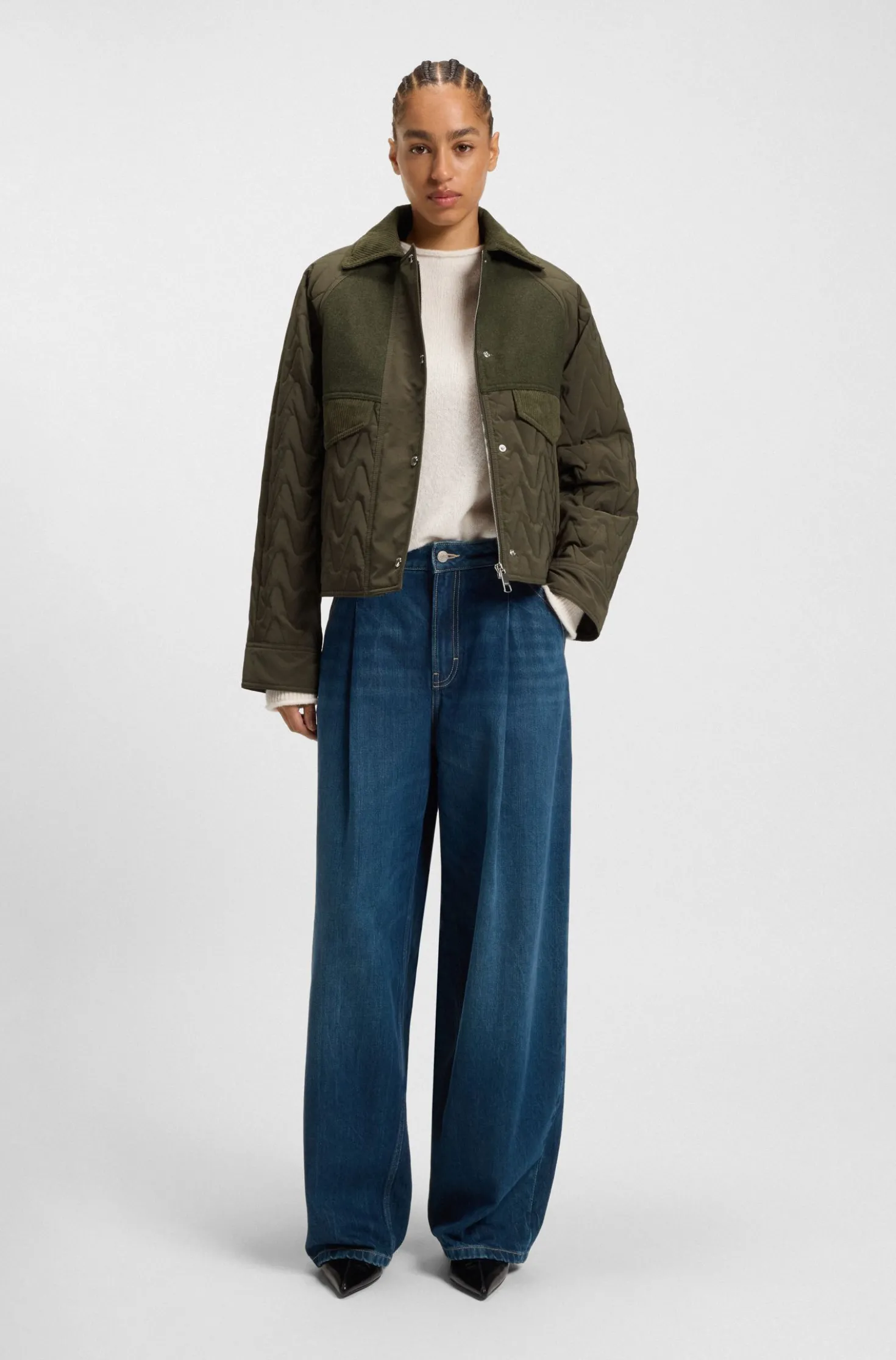 Wasserabweisende Jacke aus verschiedenen Materialien