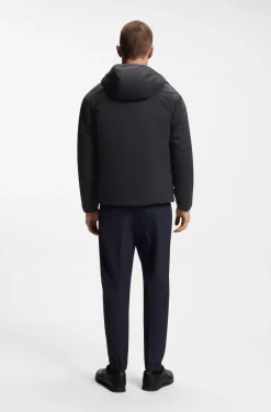Wasserabweisende Jacke mit verstellbarem Saum