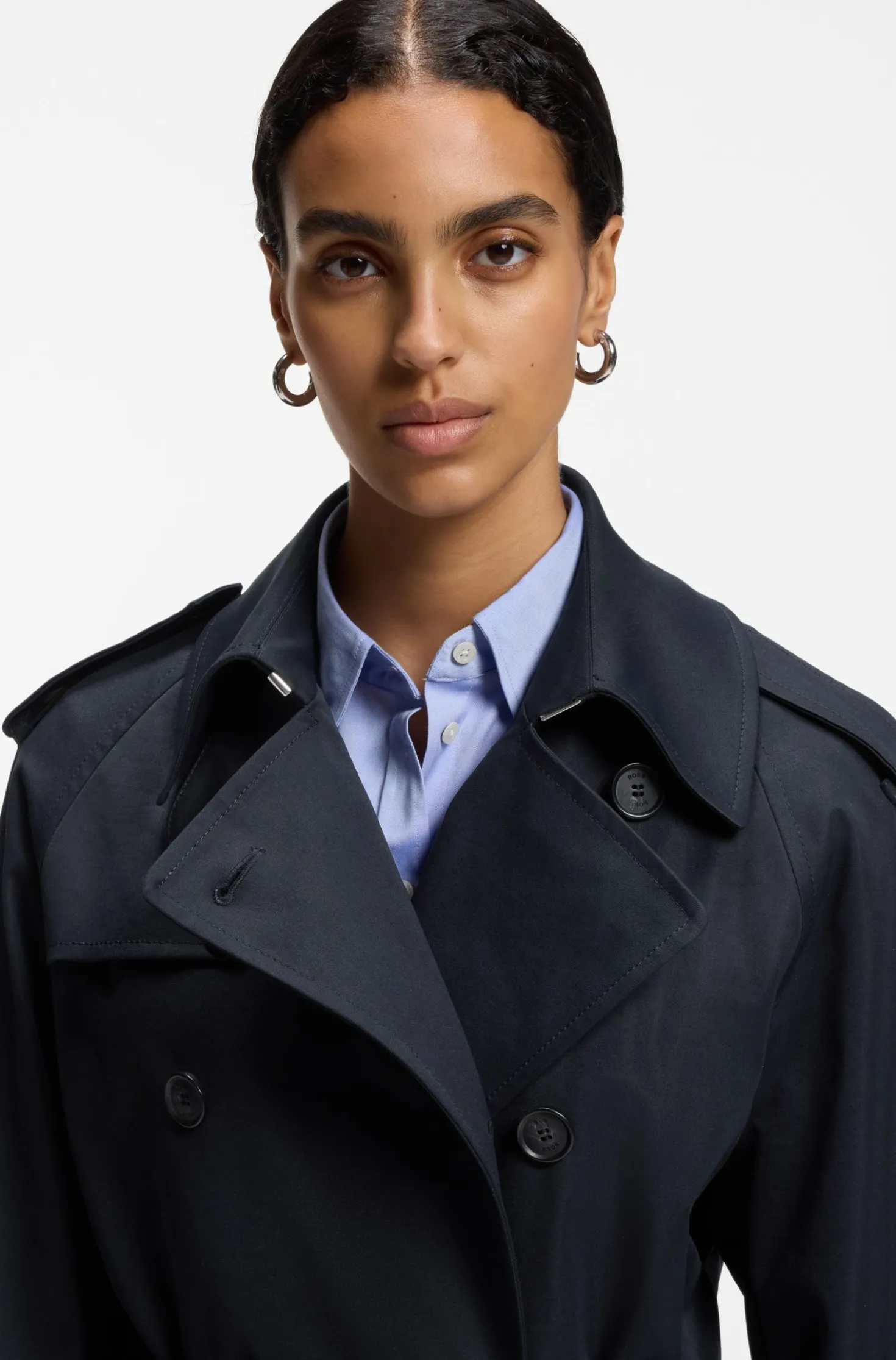 Wasserabweisender Trenchcoat mit Gürtel