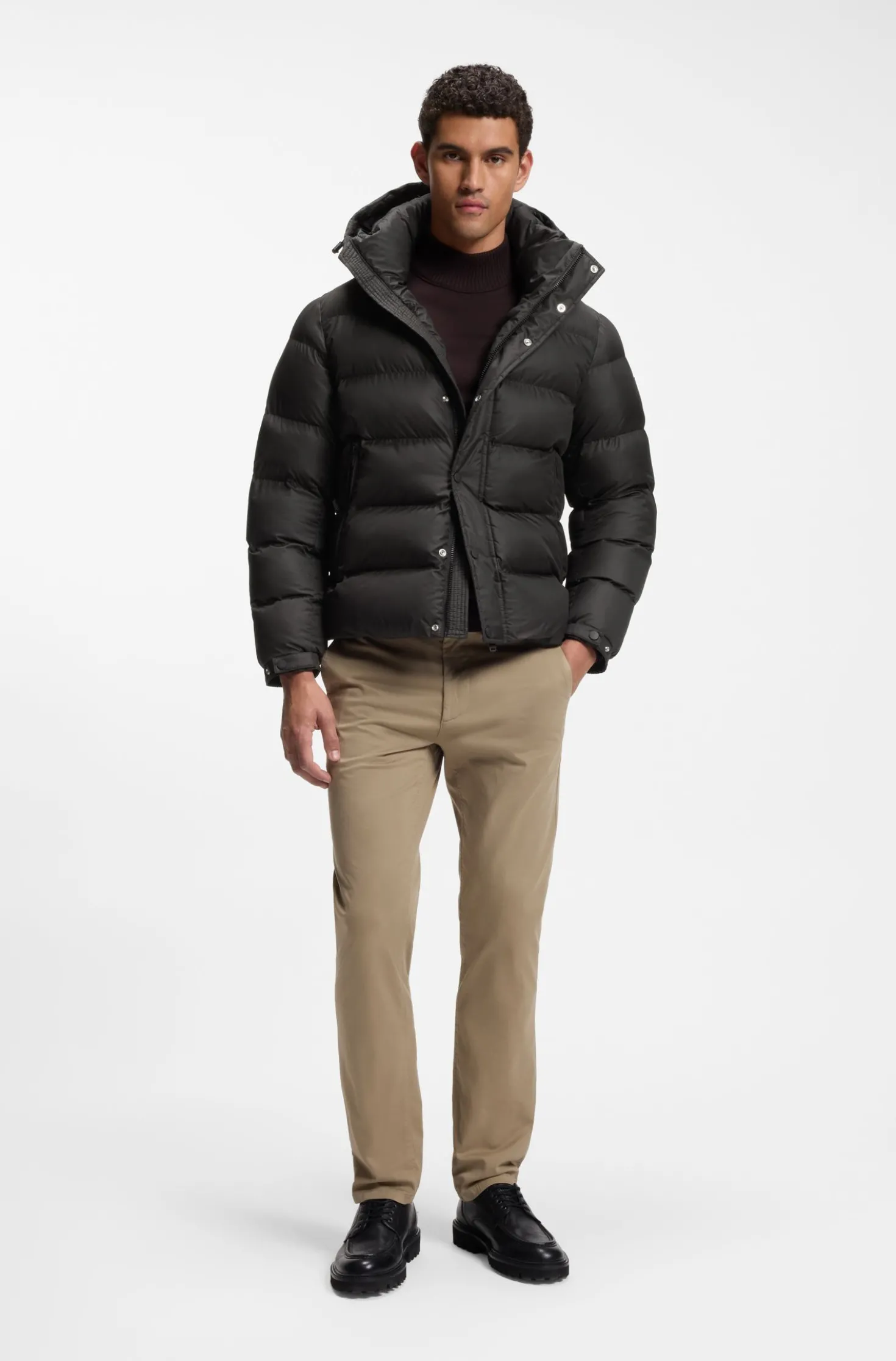 Wasserabweisende Steppjacke mit Kapuze und gepolstertem Kragen