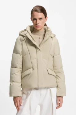 Wattierte Jacke mit Kapuze und Paspeln