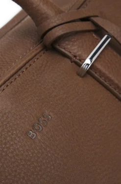 Weekender aus genarbtem Leder mit Logo-Prägung