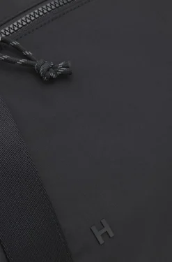 Weekender mit weit gesetztem Logo-Detail