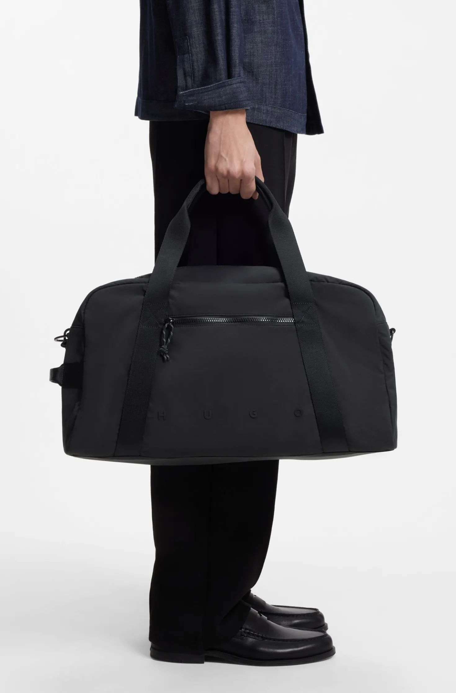 Weekender mit weit gesetztem Logo-Detail
