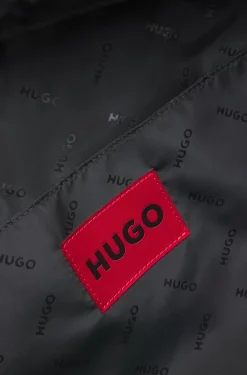 Weekender mit weit gesetztem Logo-Detail